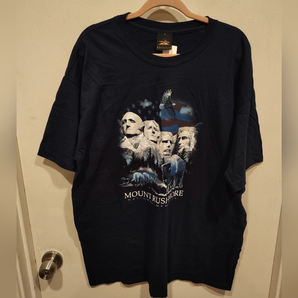 Prairie Mountain NWT Mount Rushmore Graphic T-Shirt Sz XL Casual -Gift Idea